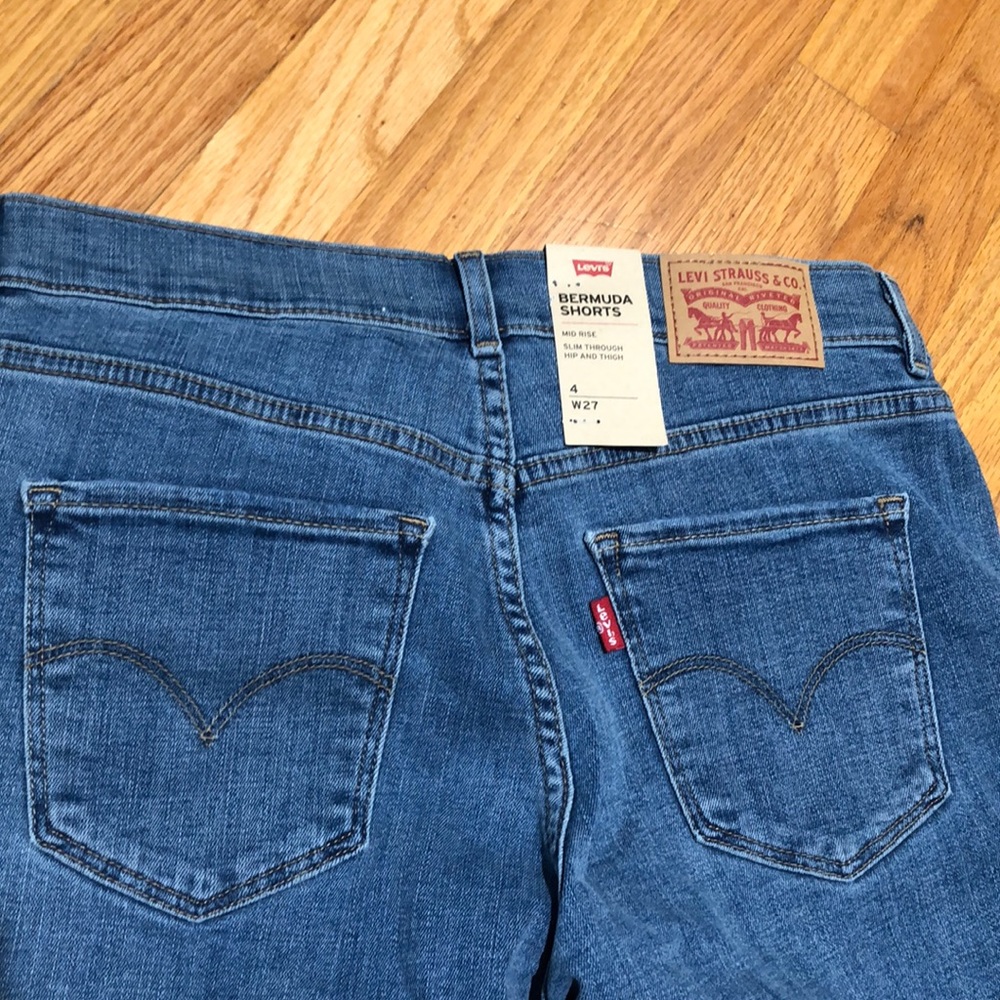 New Levi’s Bermuda Shorts Size 4/27 - Picture 5 of 7